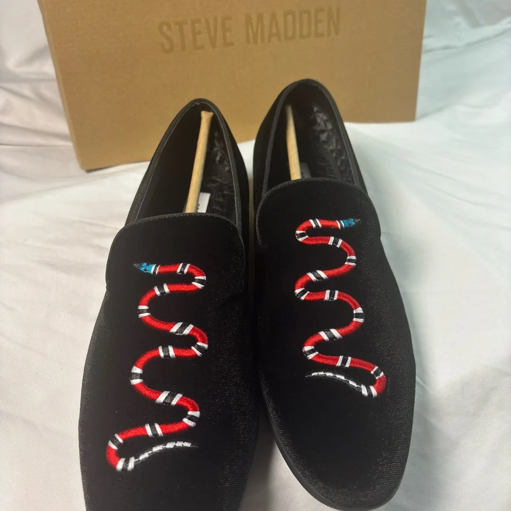 Steve Madden Mixin Black‎ Velvet Snake Embroidered Loafers Size 8 New in Box